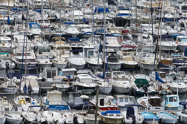 Marseille yacht yard