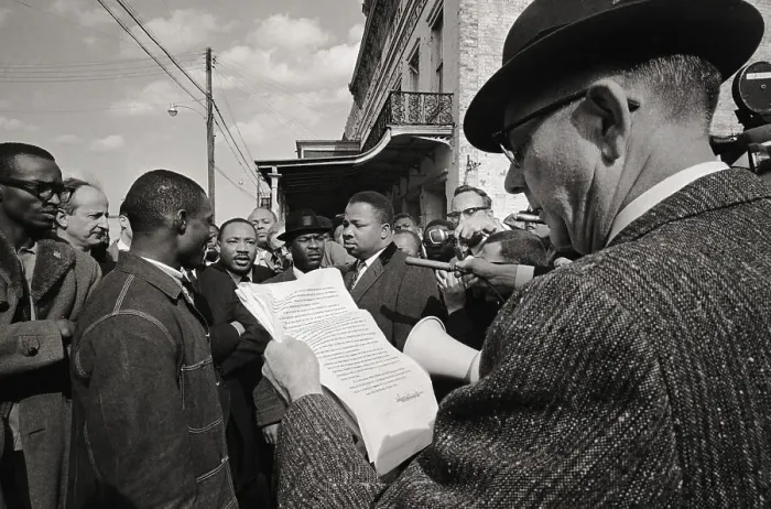 Framed Print : Marshal Reads Injunction To Mlk & Group Framed Print : Marshal Reads Injunction To Mlk & Group