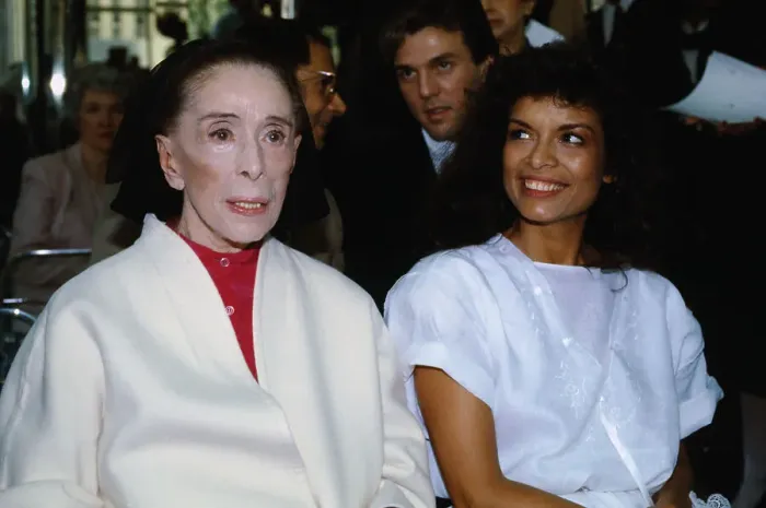 Framed Print : Martha Graham and Bianca Jagger Speaking Framed Print : Martha Graham and Bianca Jagger Speaking