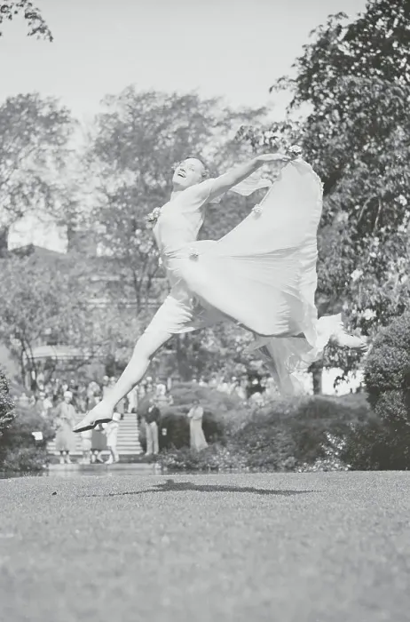 Framed Print : Martha Lane Dancing for Crowd Framed Print : Martha Lane Dancing for Crowd