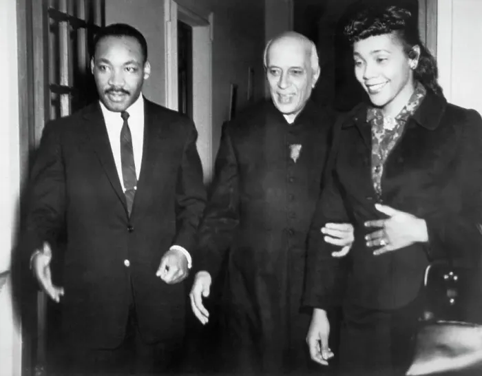 Framed Print : Martin Luther and Coretta King with Jawaharlal Nehru Framed Print : Martin Luther and Coretta King with Jawaharlal Nehru