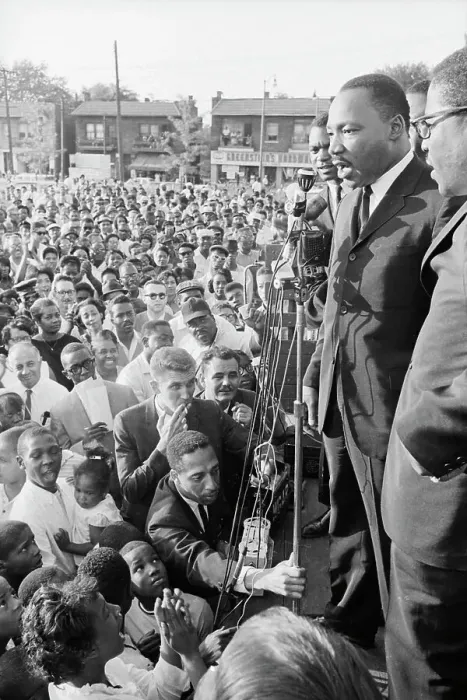 Framed Print : Martin Luther King Addressing a Crowd Framed Print : Martin Luther King Addressing a Crowd