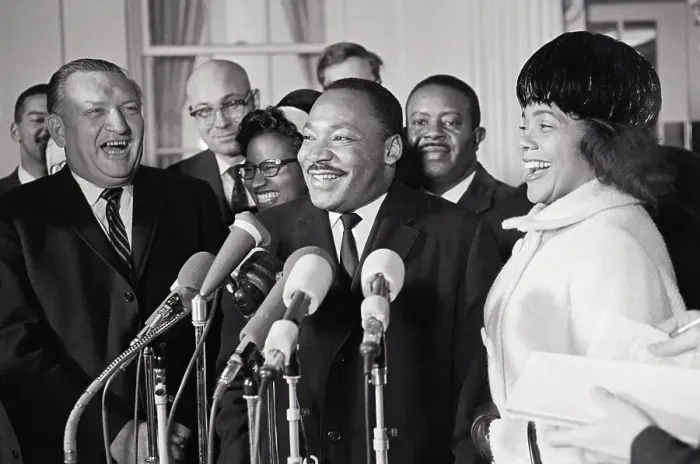 Framed Print : Martin Luther King and Coretta Scott King at News Conference Framed Print : Martin Luther King and Coretta Scott King at News Conference