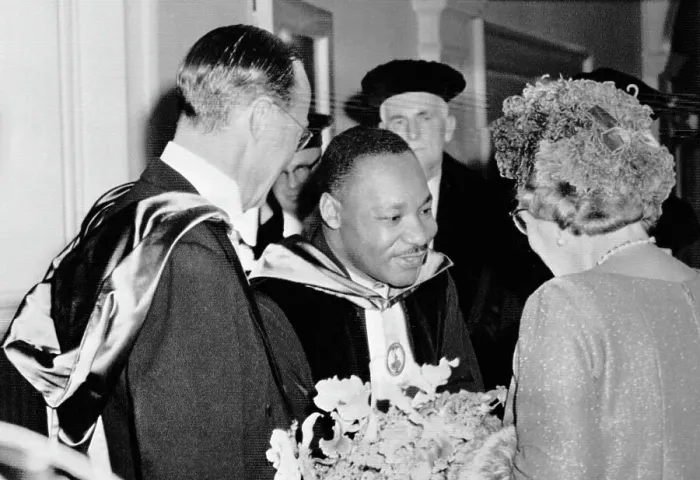 Framed Print : Martin Luther King meeting Queen Juliana and Prince Bernhard Framed Print : Martin Luther King meeting Queen Juliana and Prince Bernhard