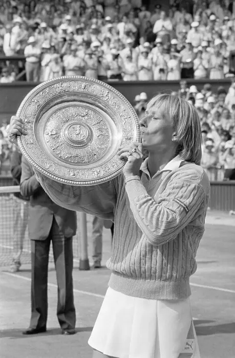 Framed Print : Martina Navratilova Kissing Trophy Framed Print : Martina Navratilova Kissing Trophy