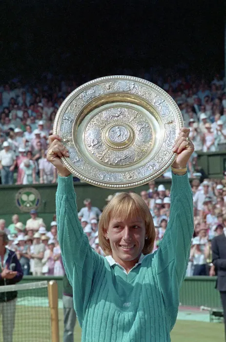 Framed Print : Martina Navratilova with Her Wimbledon Trophy Overhead Framed Print : Martina Navratilova with Her Wimbledon Trophy Overhead