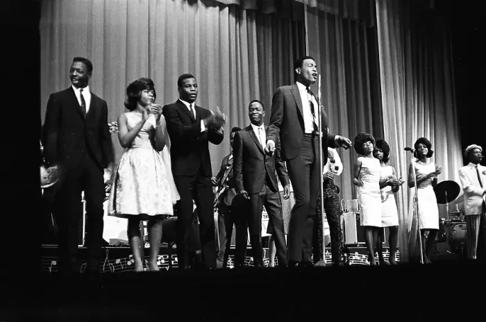 Framed Print : Marvin Gaye At The Apollo Framed Print : Marvin Gaye At The Apollo