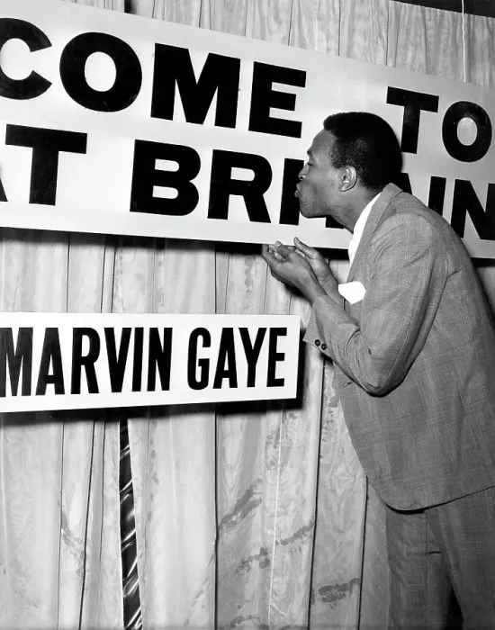 Framed Print : Marvin Gaye Arrives At Heathrow Framed Print : Marvin Gaye Arrives At Heathrow