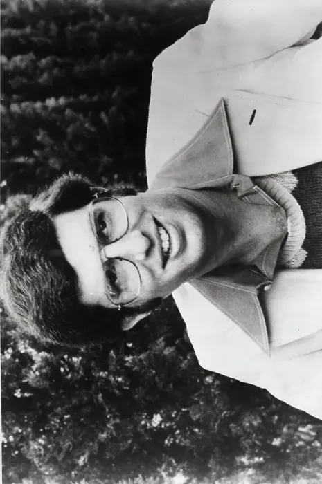 Framed Print : Marvin Hamlisch in 1975 Framed Print : Marvin Hamlisch in 1975