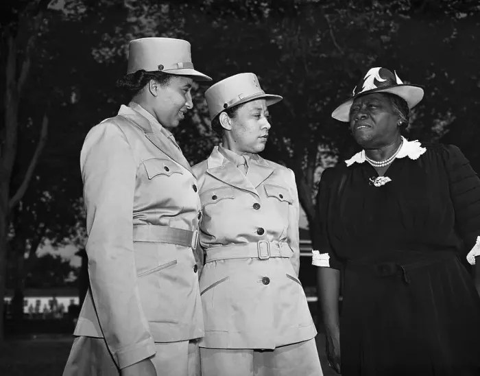 Framed Print : Mary McLeod Bethune Talking with Army Women