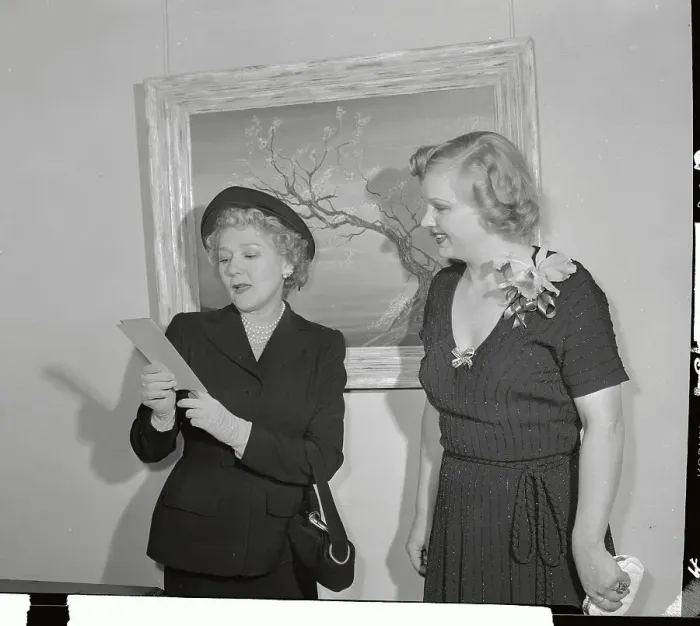 Framed Print : Mary Pickford Attending Art Show Framed Print : Mary Pickford Attending Art Show