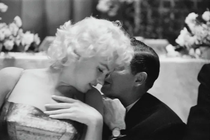 Framed Print : Marylin in New York Framed Print : Marylin in New York