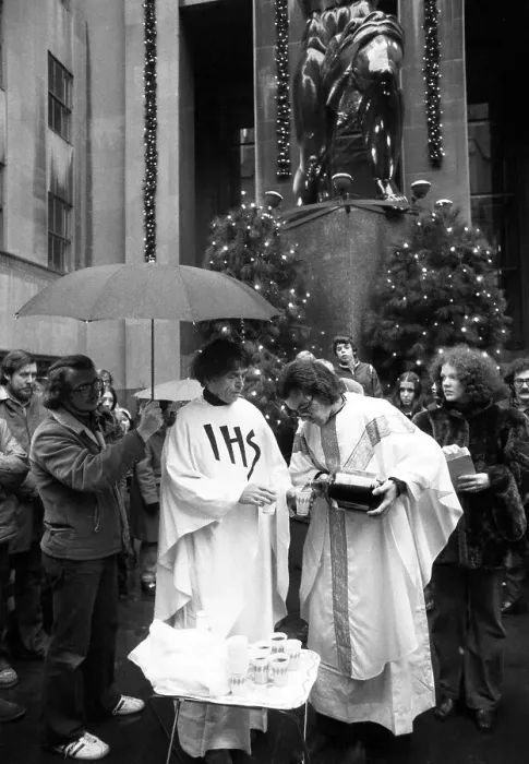 Framed Print : Mass Outside at Saint Patrick's Cathedral Framed Print : Mass Outside at Saint Patrick's Cathedral