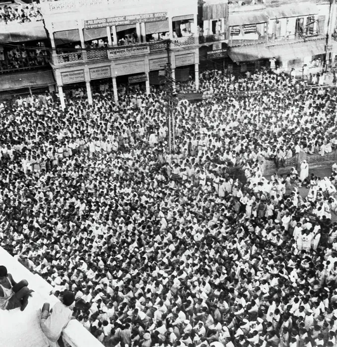 Framed Print : Massive Crowd Awaiting Appearance by Mohandas Gandhi Framed Print : Massive Crowd Awaiting Appearance by Mohandas Gandhi