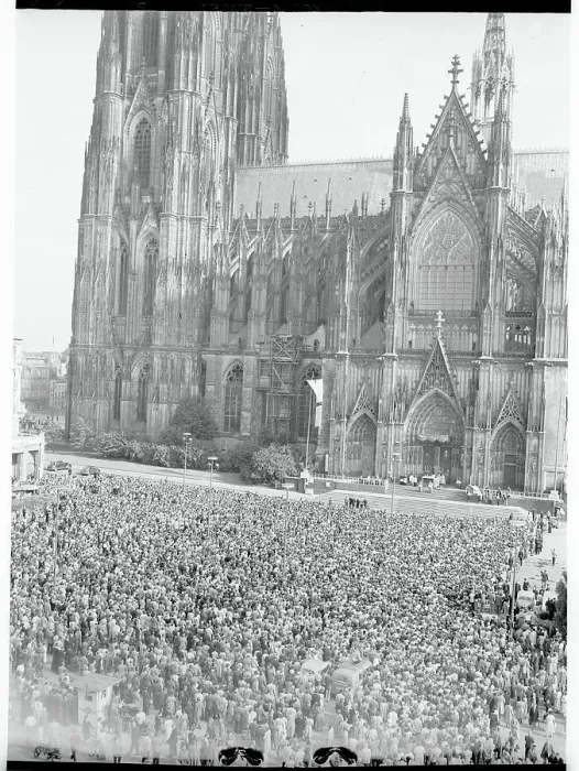 Framed Print : Massive Crowd at Cathedral Framed Print : Massive Crowd at Cathedral