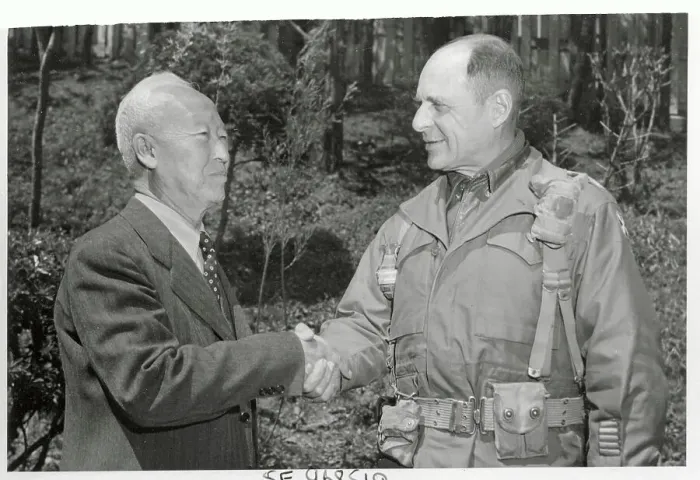 Framed Print : Matthew Ridgeway and Syngman Rhee Talking