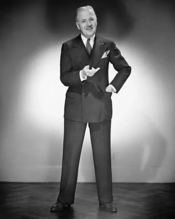 Framed Print : Mature man in full suit posing in studio, (B&W), portrait Framed Print : Mature man in full suit posing in studio, (B&W), portrait