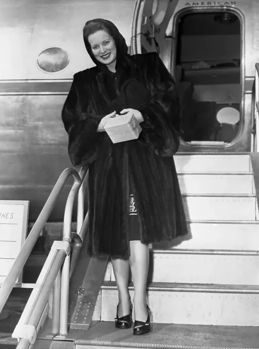 Framed Print : Maureen O'Hara Arrives in New York Framed Print : Maureen O'Hara Arrives in New York