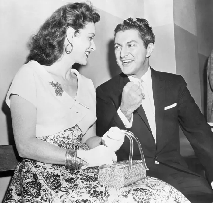 Framed Print : Maureen O'Hara and Liberace Testify in Grand Jury Probe of Confidential Magazine Framed Print : Maureen O'Hara and Liberace Testify in Grand Jury Probe of Confidential Magazine