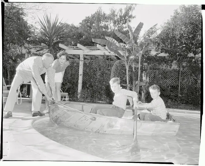 Framed Print : Maureen O'Sullivan Farrow and John Farrow Boating with Children Framed Print : Maureen O'Sullivan Farrow and John Farrow Boating with Children