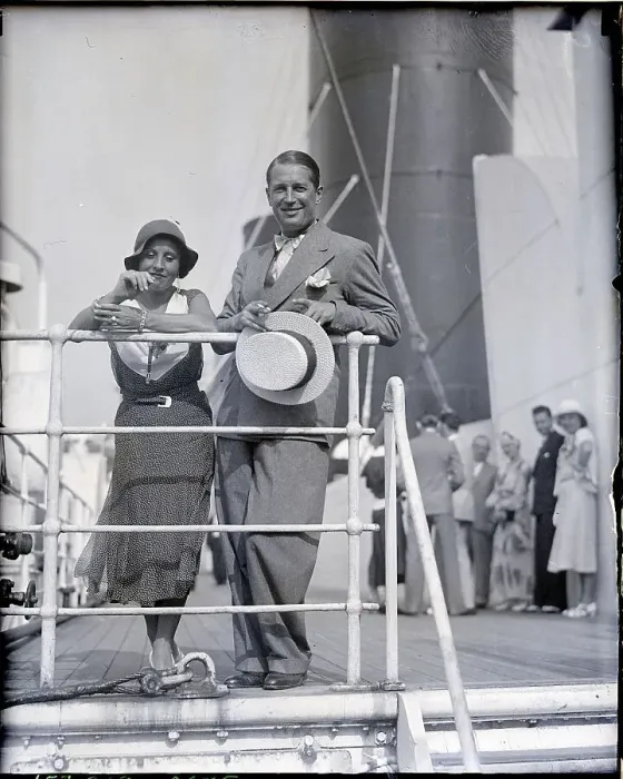 Framed Print : Maurice Chevalier and Wife Leaning on Rail Framed Print : Maurice Chevalier and Wife Leaning on Rail