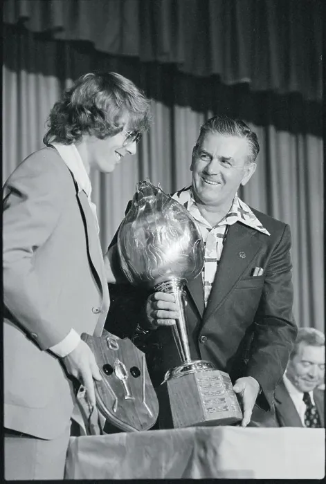 Framed Print : Maurice Richard Presenting Trophy to Bobby Clarke