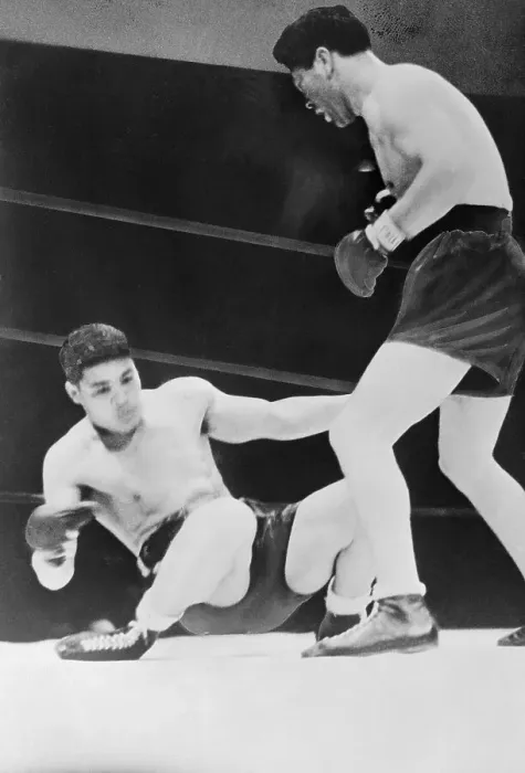 Framed Print : Max Schmeling Knocking Down Joe Louis Framed Print : Max Schmeling Knocking Down Joe Louis