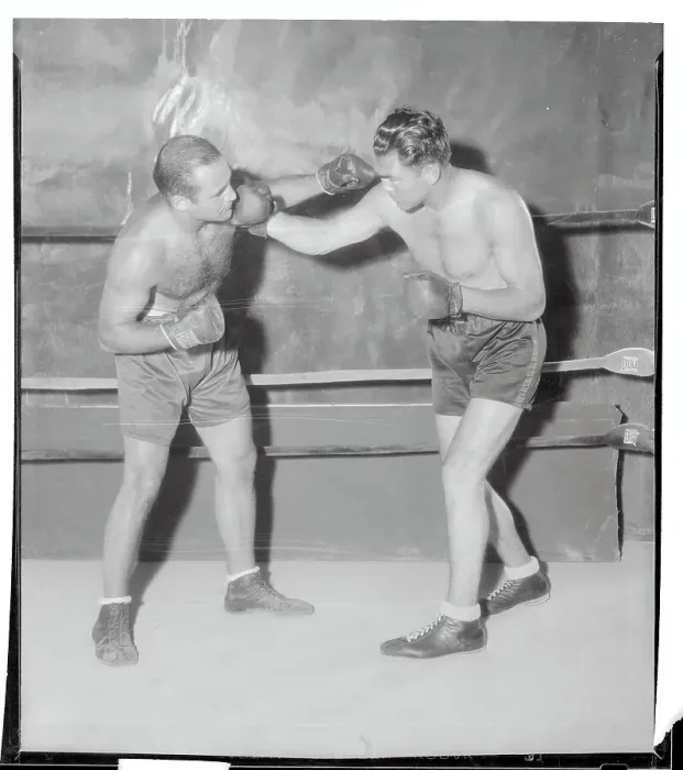 Framed Print : Max Schmeling with Sparring Partner Framed Print : Max Schmeling with Sparring Partner