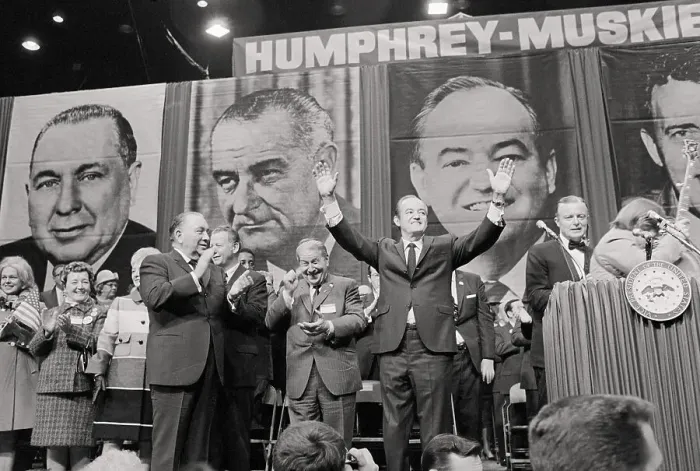 Framed Print : Mayor Daley with Governor Shapiro, III and Vice President Humphrey Framed Print : Mayor Daley with Governor Shapiro, III and Vice President Humphrey