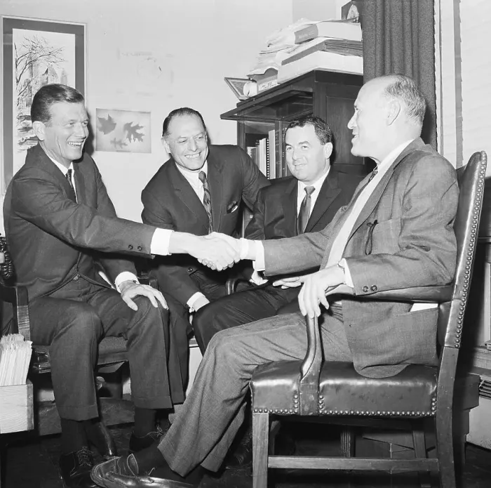 Framed Print : Mayor-Elect Lindsay with Union Mediators
