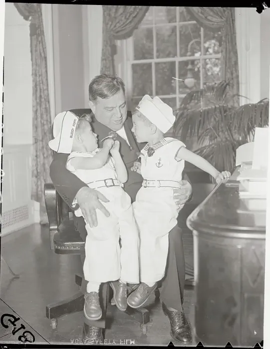 Framed Print : Mayor Fiorello La Guardia with Young Entrepreneurs