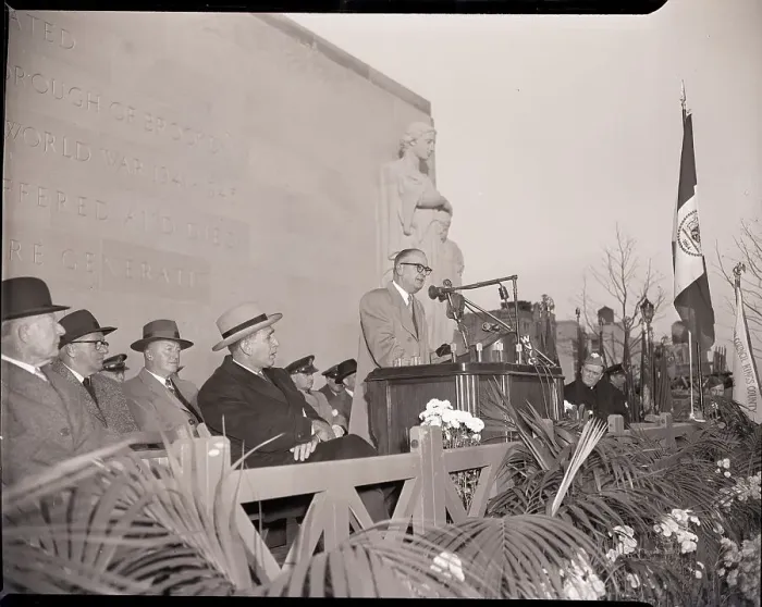 Framed Print : Mayor at War Memorial Dedication Framed Print : Mayor at War Memorial Dedication