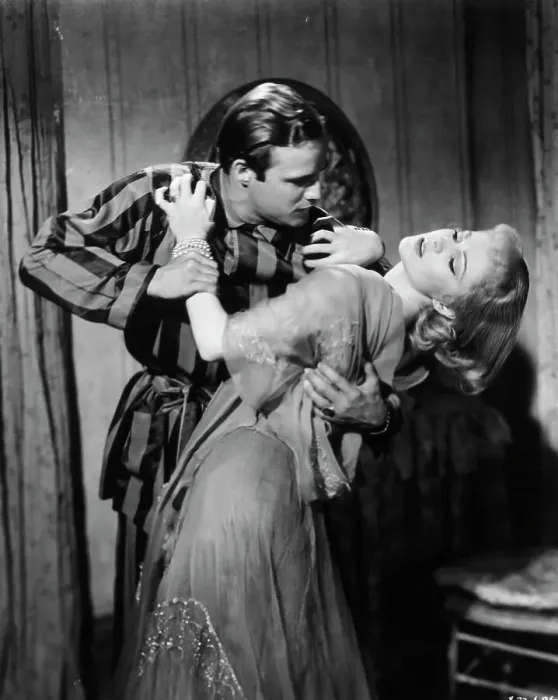 Framed Print : M.Brando Holds V.Leigh @Streetcar Named