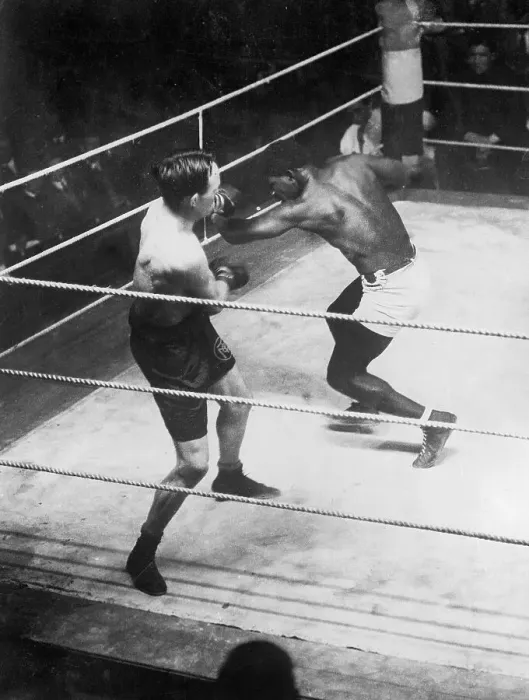 Framed Print : McTigue and Siki Boxing in the Ring Framed Print : McTigue and Siki Boxing in the Ring