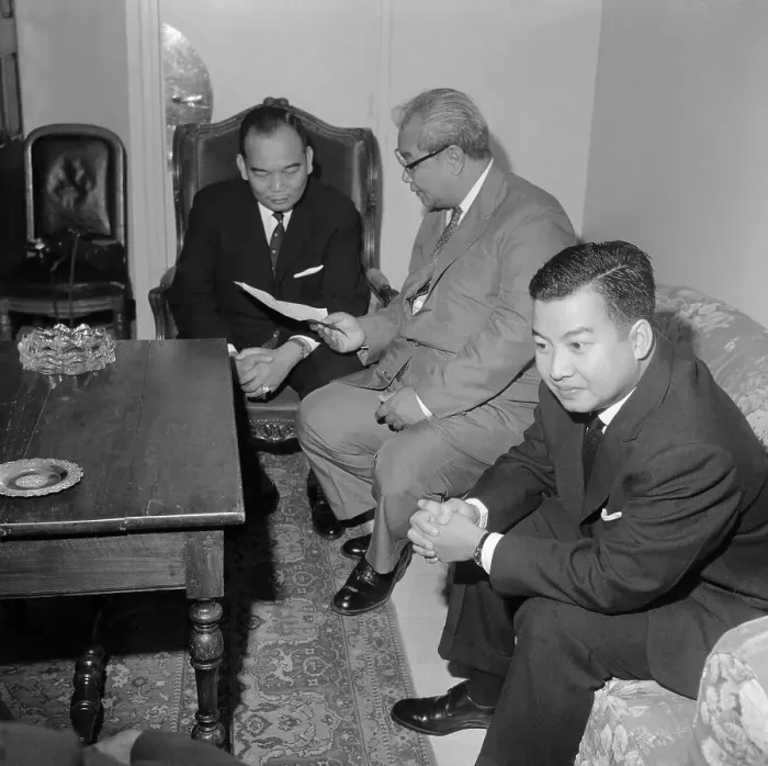 Framed Print : Meeting of Asian Leaders Framed Print : Meeting of Asian Leaders