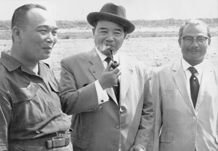 Framed Print : Meeting of Laotian Leaders Framed Print : Meeting of Laotian Leaders