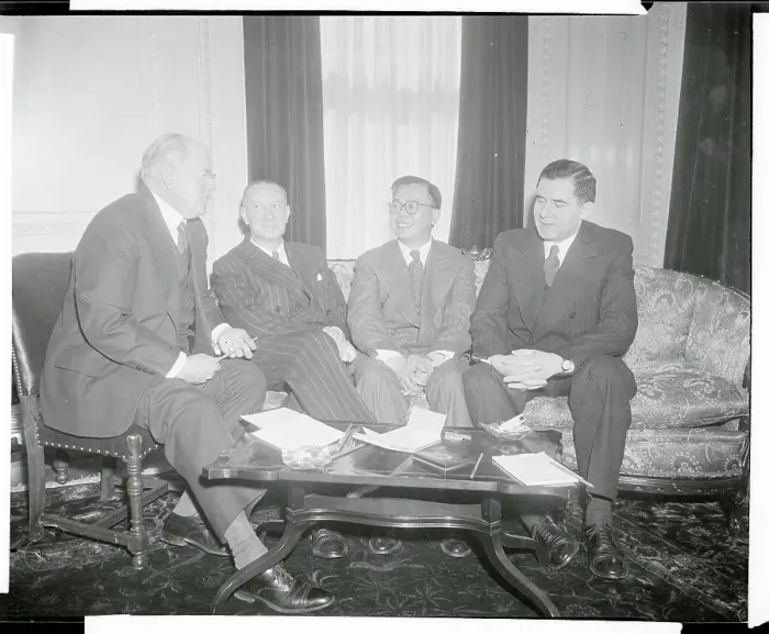 Framed Print : Four Meeting for UN Talks Framed Print : Four Meeting for UN Talks