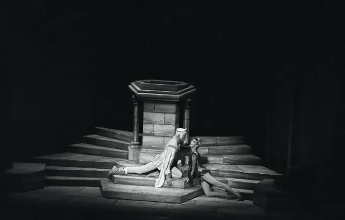Framed Print : Mel Ferrer and Audrey Hepburn in Stage Pose Framed Print : Mel Ferrer and Audrey Hepburn in Stage Pose