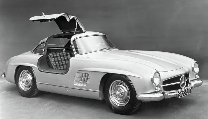 Framed Print : Mercedes-Benz Gullwing-Door Sports Coupe Framed Print : Mercedes-Benz Gullwing-Door Sports Coupe