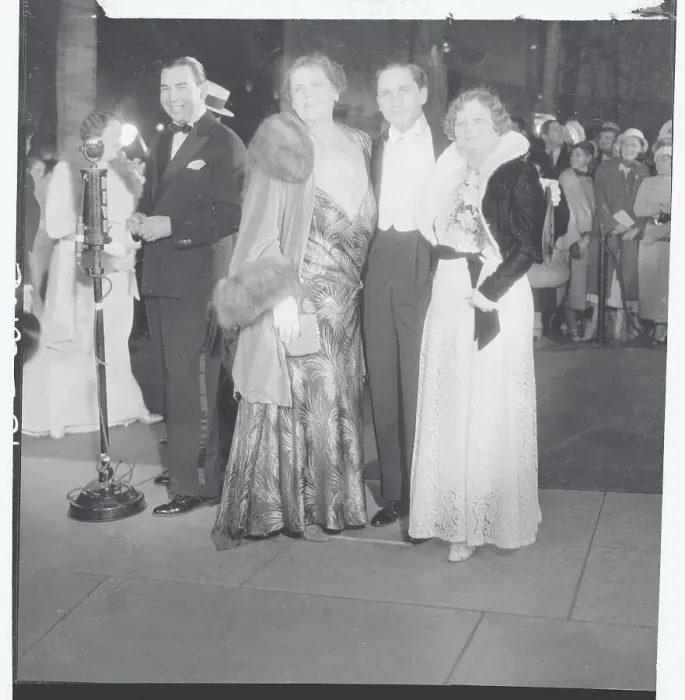 Framed Print : Mervyn LeRoy with His Mother and Marie Dressler Framed Print : Mervyn LeRoy with His Mother and Marie Dressler