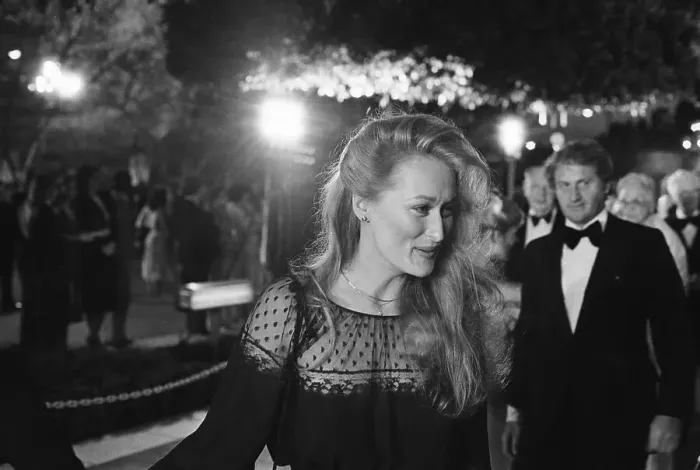 Framed Print : Meryl Streep Arriving at Academy Awards Framed Print : Meryl Streep Arriving at Academy Awards