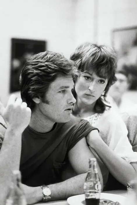 Framed Print : Meryl Streep and Kurt Russel in Silkwood Framed Print : Meryl Streep and Kurt Russel in Silkwood