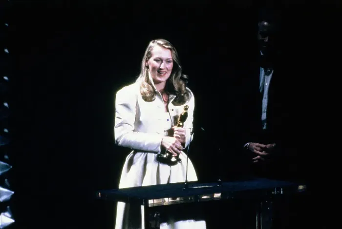 Framed Print : Meryl Streep With Oscar Framed Print : Meryl Streep With Oscar