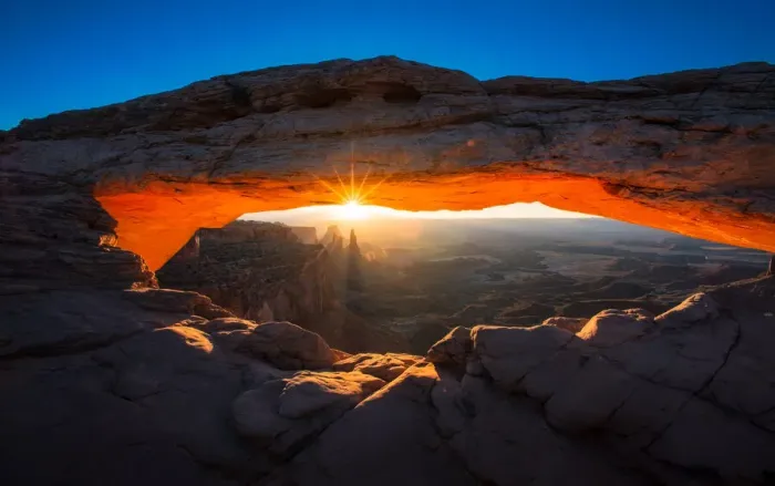 Framed Print : Mesa Arch. sunrise at Mesa Arch in Canyonlands National Park Framed Print : Mesa Arch. sunrise at Mesa Arch in Canyonlands National Park