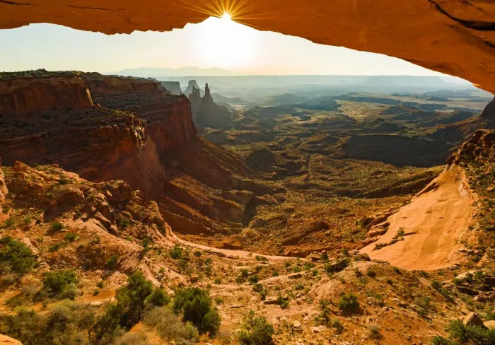 Framed Print : Mesa Arch at sunrise, Canyonlands National Park, Moab, Utah, USA Framed Print : Mesa Arch at sunrise, Canyonlands National Park, Moab, Utah, USA