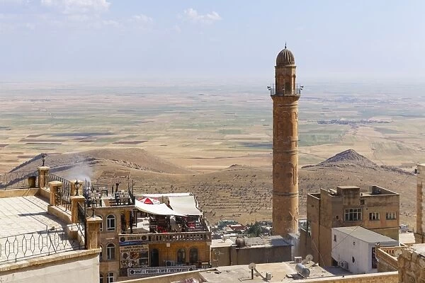 Mesopotamian plain and minaret of the Great Mosque Ulu Camii, Mardin, Southeastern Anatolia Region, Anatolia, Turkey