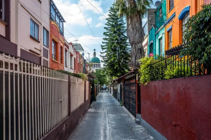 Framed Print : Mexico City - colorful alleyway Framed Print : Mexico City - colorful alleyway