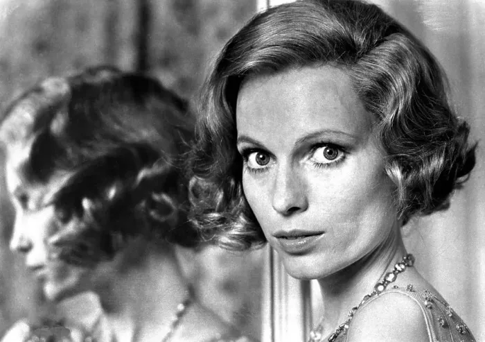 Framed Print : Mia Farrow As Daisy Buchanan In Gatsby Framed Print : Mia Farrow As Daisy Buchanan In Gatsby