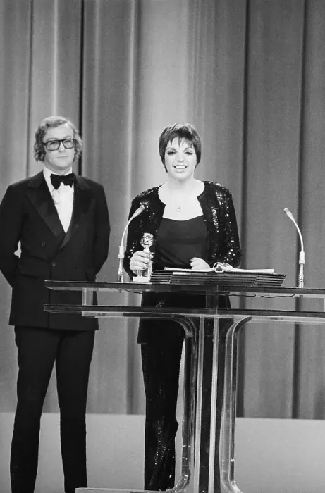 Framed Print : Michael Caine and Liza Minnelli at Golden Globe Awards