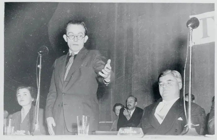 Framed Print : Michael Foot Gesturing with Arm Extended Framed Print : Michael Foot Gesturing with Arm Extended